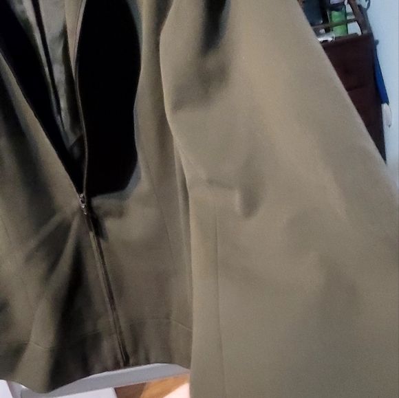 Sag Harbor Ladies Size 12 Moss Green Jacket Full Zip Front Long sleeves Collared - Picture 7 of 16